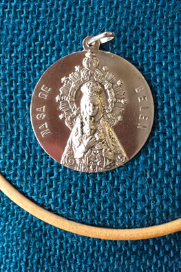 medalla redonda virgen de belen
